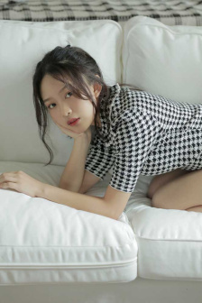 美女扒开腿让男人桶爽直播